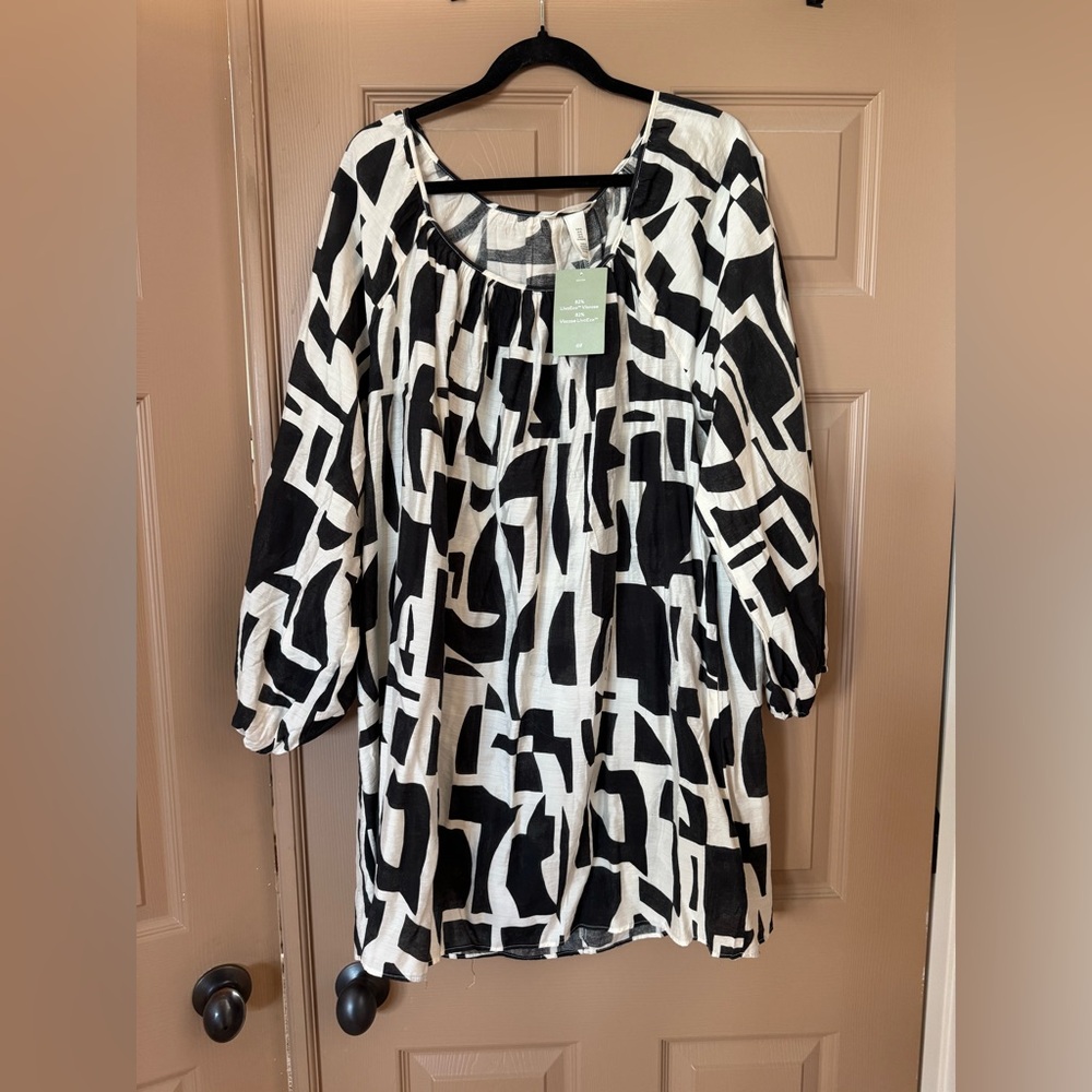 H&M Black and White Geometric Long Sleeve Tunic Dress